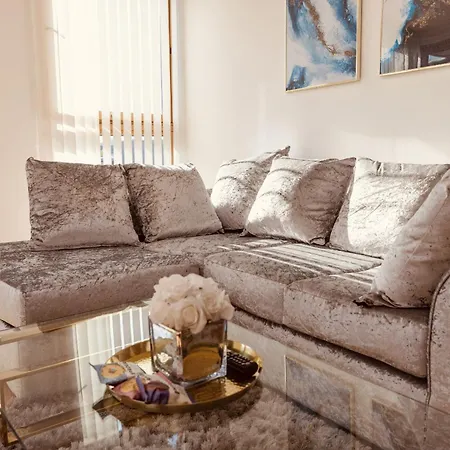 Dock Apt& Free Secure Parking! דירה *