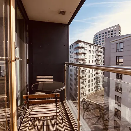 Apartamento Dock Apt& Free Secure Parking!