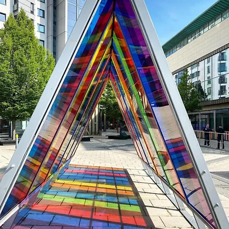 Dock Apt& Free Secure Parking!