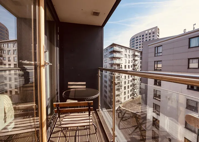 Apartamento Dock Apt& Free Secure Parking!