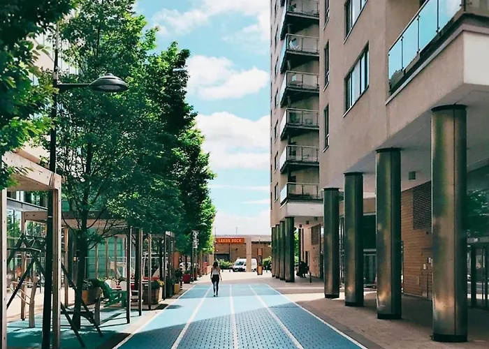 Dock Apt& Free Secure Parking! Leeds (West Yorkshire)