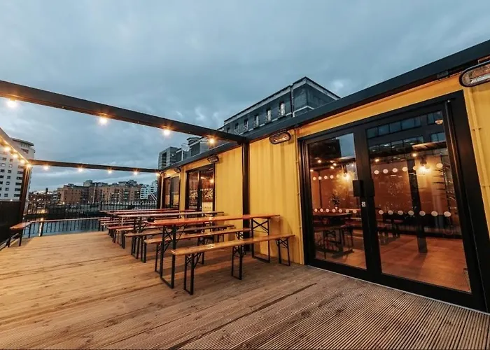 Dock Apt& Free Secure Parking!