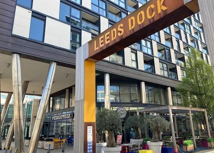 Dock Apt& Free Secure Parking! *