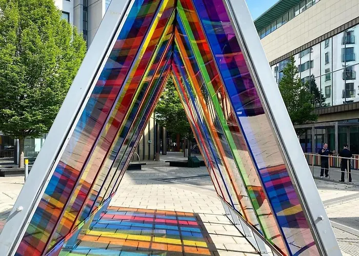 Dock Apt& Free Secure Parking!