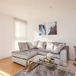 Appartement Dock Apt& Free Secure Parking! *